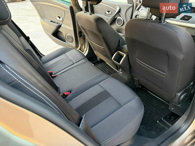 Серый Рено Меган, объемом двигателя 1.4 л и пробегом 193 тыс. км за 6700 $, фото 25 на Automoto.ua