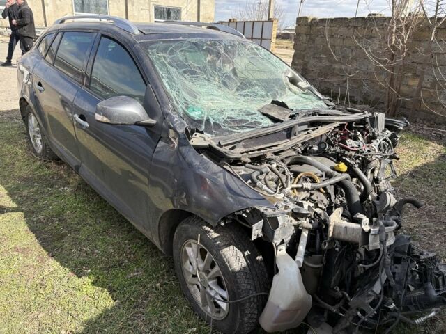 Серый Рено Меган, объемом двигателя 0 л и пробегом 280 тыс. км за 2100 $, фото 11 на Automoto.ua