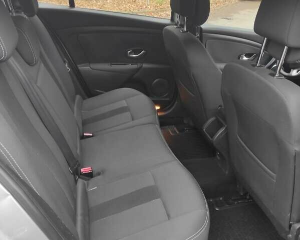 Сірий Рено Меган, об'ємом двигуна 1.46 л та пробігом 286 тис. км за 6450 $, фото 24 на Automoto.ua