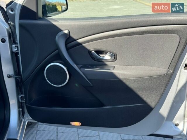 Серый Рено Меган, объемом двигателя 1.4 л и пробегом 179 тыс. км за 6699 $, фото 79 на Automoto.ua