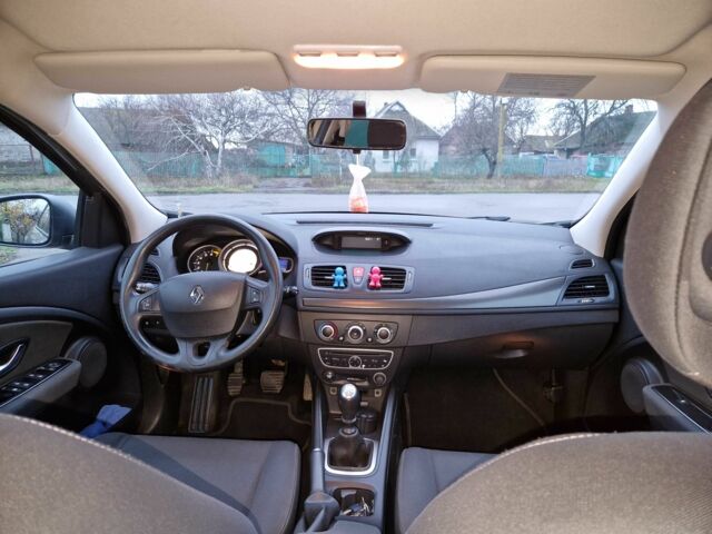 Сірий Рено Меган, об'ємом двигуна 1.6 л та пробігом 238 тис. км за 7350 $, фото 9 на Automoto.ua