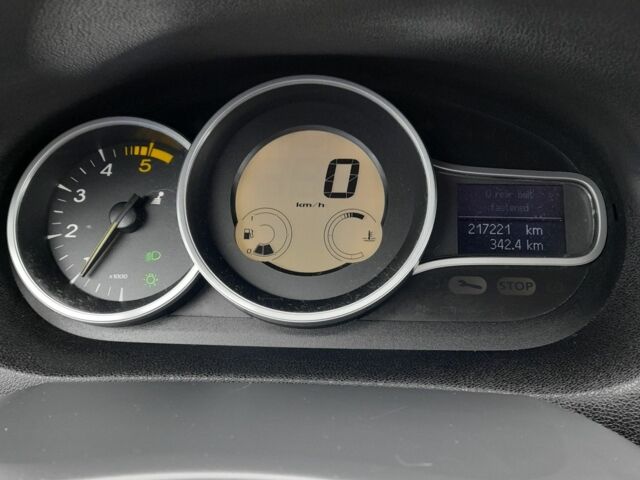 Серый Рено Меган, объемом двигателя 0 л и пробегом 218 тыс. км за 6900 $, фото 20 на Automoto.ua