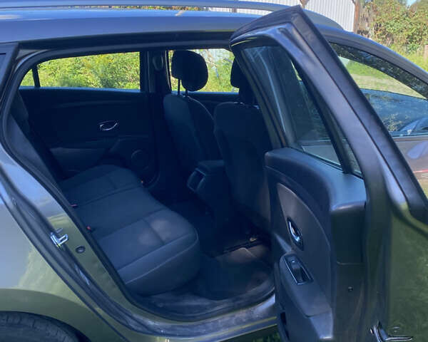 Серый Рено Меган, объемом двигателя 1.46 л и пробегом 204 тыс. км за 6700 $, фото 4 на Automoto.ua