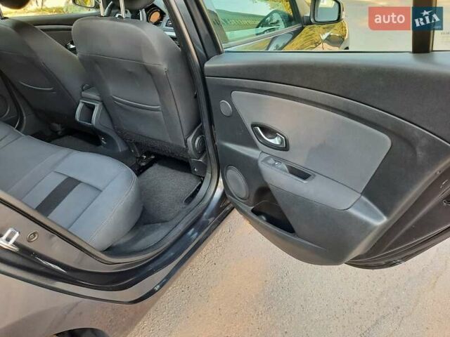 Серый Рено Меган, объемом двигателя 1.6 л и пробегом 183 тыс. км за 7600 $, фото 66 на Automoto.ua