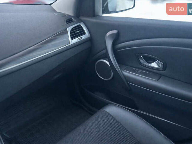 Серый Рено Меган, объемом двигателя 1.46 л и пробегом 310 тыс. км за 6450 $, фото 2 на Automoto.ua