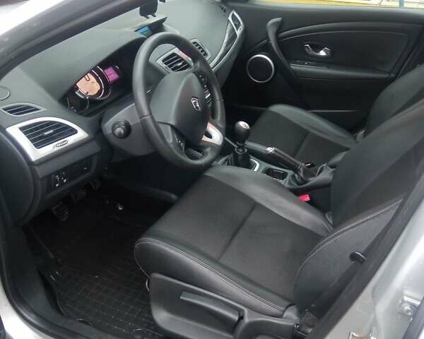 Серый Рено Меган, объемом двигателя 1.5 л и пробегом 260 тыс. км за 6600 $, фото 3 на Automoto.ua