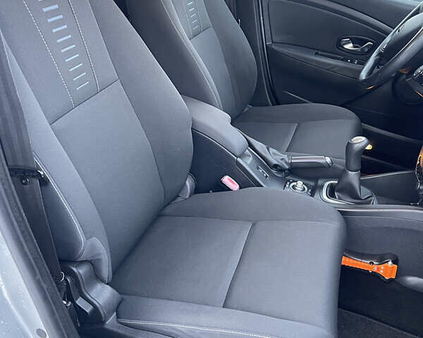 Сірий Рено Меган, об'ємом двигуна 1.6 л та пробігом 225 тис. км за 7599 $, фото 30 на Automoto.ua