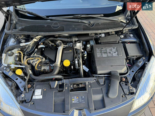 Серый Рено Меган, объемом двигателя 1.46 л и пробегом 223 тыс. км за 6999 $, фото 34 на Automoto.ua