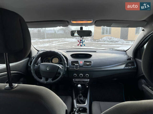 Серый Рено Меган, объемом двигателя 1.46 л и пробегом 262 тыс. км за 6600 $, фото 7 на Automoto.ua