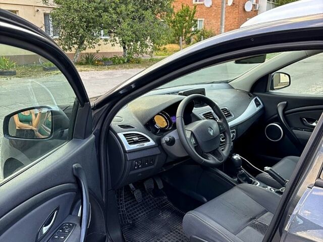 Серый Рено Меган, объемом двигателя 1.5 л и пробегом 280 тыс. км за 6800 $, фото 5 на Automoto.ua