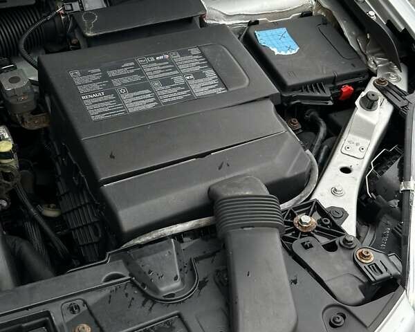 Серый Рено Меган, объемом двигателя 1.46 л и пробегом 350 тыс. км за 6200 $, фото 41 на Automoto.ua