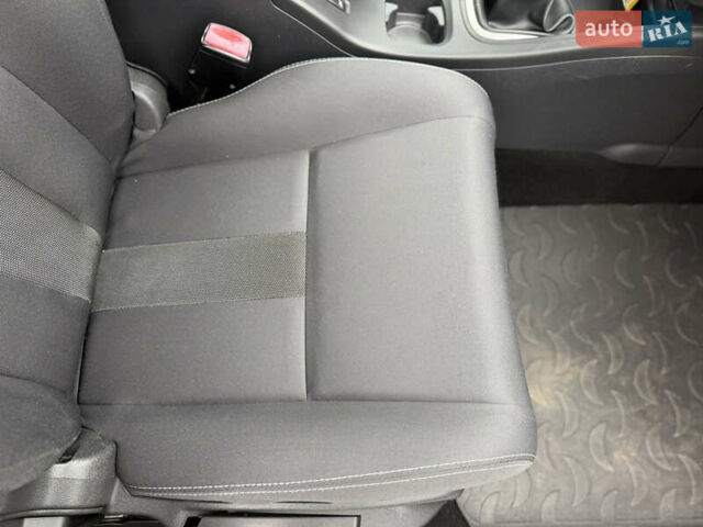 Сірий Рено Меган, об'ємом двигуна 1.6 л та пробігом 250 тис. км за 6300 $, фото 32 на Automoto.ua