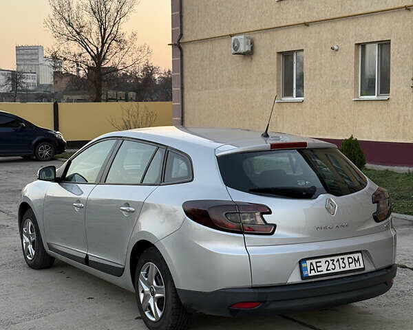 Сірий Рено Меган, об'ємом двигуна 1.5 л та пробігом 274 тис. км за 6500 $, фото 2 на Automoto.ua
