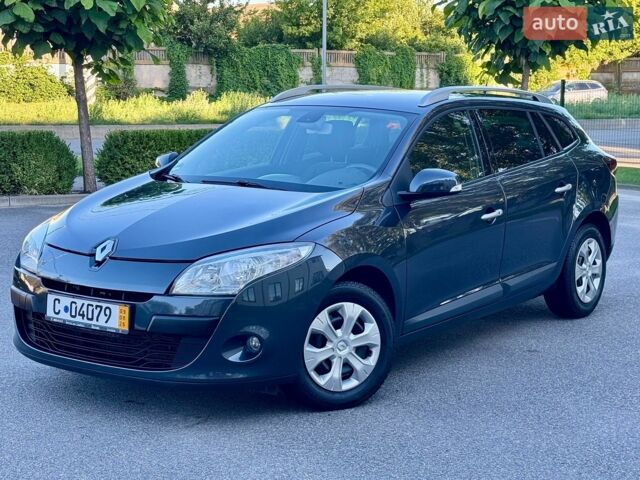 Сірий Рено Меган, об'ємом двигуна 1.6 л та пробігом 188 тис. км за 7350 $, фото 1 на Automoto.ua