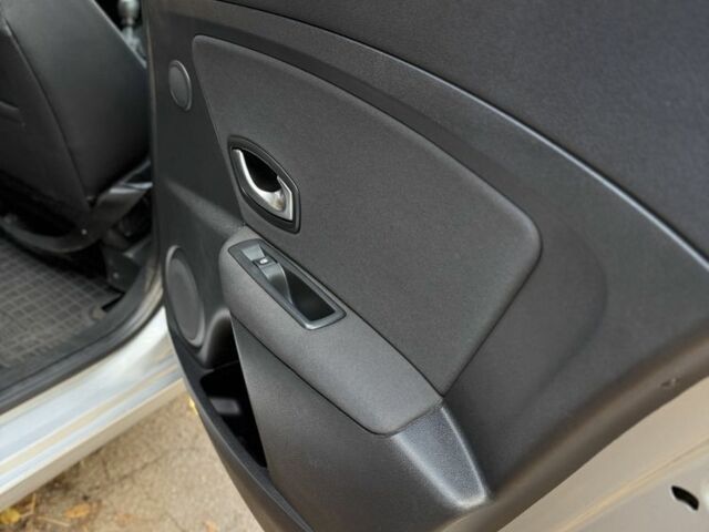 Серый Рено Меган, объемом двигателя 1.5 л и пробегом 280 тыс. км за 6800 $, фото 10 на Automoto.ua