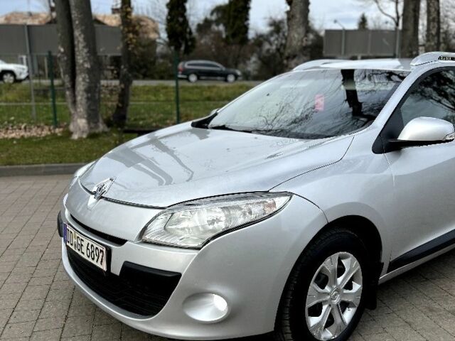 Серый Рено Меган, объемом двигателя 1.5 л и пробегом 263 тыс. км за 5490 $, фото 4 на Automoto.ua