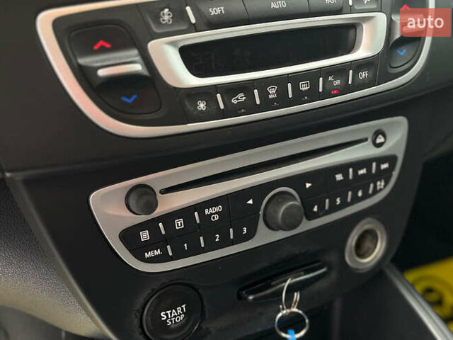 Серый Рено Меган, объемом двигателя 1.46 л и пробегом 260 тыс. км за 7200 $, фото 24 на Automoto.ua