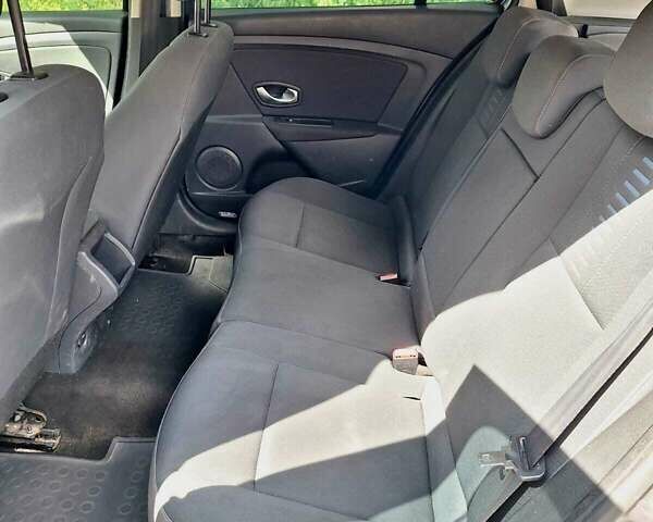 Сірий Рено Меган, об'ємом двигуна 0 л та пробігом 226 тис. км за 6500 $, фото 7 на Automoto.ua