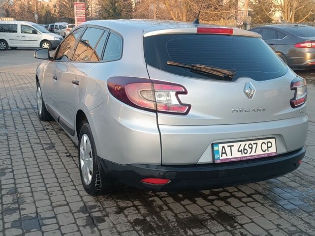 Серый Рено Меган, объемом двигателя 1.5 л и пробегом 300 тыс. км за 5200 $, фото 5 на Automoto.ua