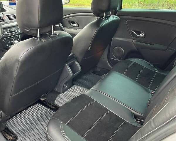 Сірий Рено Меган, об'ємом двигуна 1.87 л та пробігом 267 тис. км за 6900 $, фото 16 на Automoto.ua