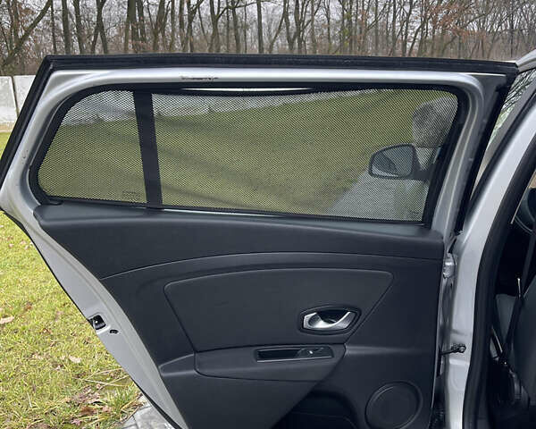 Серый Рено Меган, объемом двигателя 1.6 л и пробегом 225 тыс. км за 7700 $, фото 21 на Automoto.ua