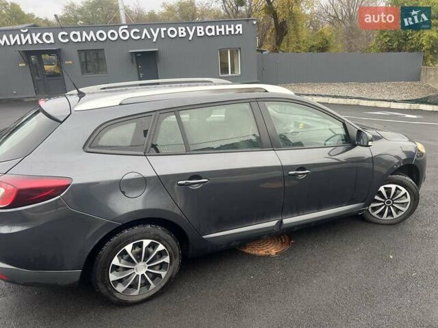 Сірий Рено Меган, об'ємом двигуна 1.46 л та пробігом 330 тис. км за 7100 $, фото 4 на Automoto.ua