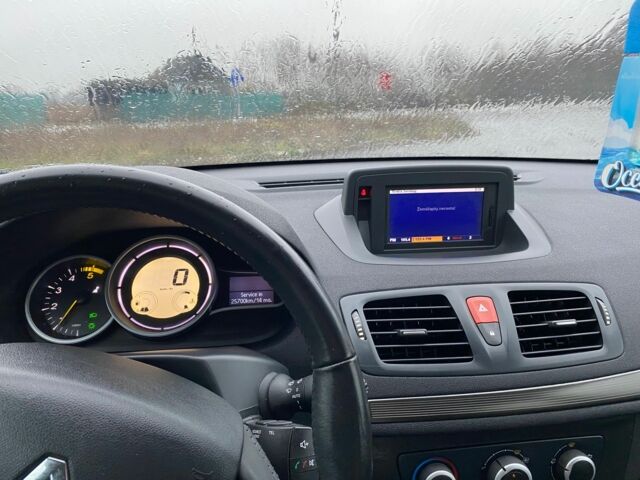 Серый Рено Меган, объемом двигателя 1.9 л и пробегом 247 тыс. км за 6114 $, фото 10 на Automoto.ua