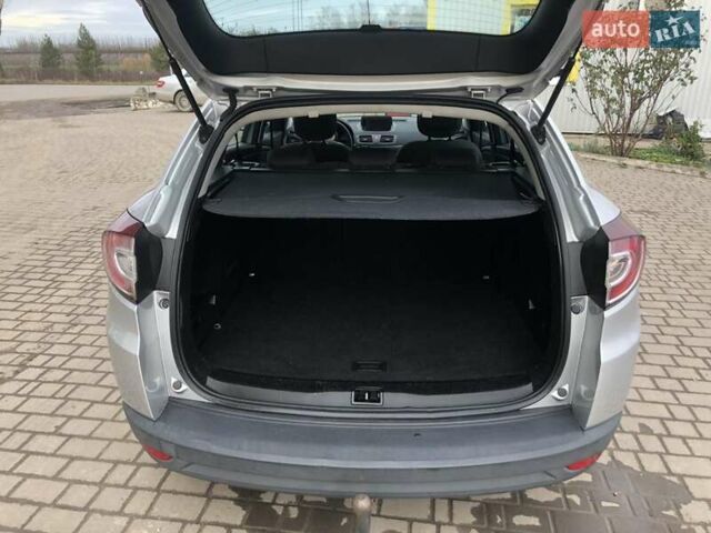 Серый Рено Меган, объемом двигателя 1.6 л и пробегом 250 тыс. км за 6400 $, фото 13 на Automoto.ua