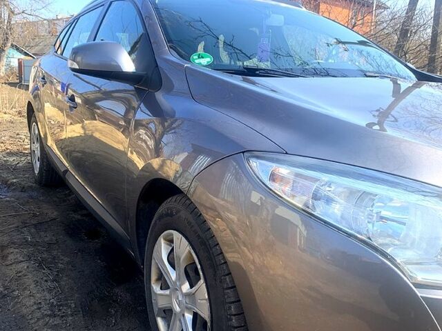 Сірий Рено Меган, об'ємом двигуна 1.6 л та пробігом 321 тис. км за 7300 $, фото 1 на Automoto.ua