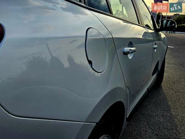 Серый Рено Меган, объемом двигателя 1.6 л и пробегом 195 тыс. км за 7850 $, фото 29 на Automoto.ua