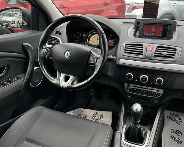 Сірий Рено Меган, об'ємом двигуна 1.5 л та пробігом 243 тис. км за 7300 $, фото 17 на Automoto.ua