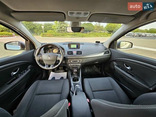 Серый Рено Меган, объемом двигателя 1.6 л и пробегом 195 тыс. км за 7850 $, фото 72 на Automoto.ua