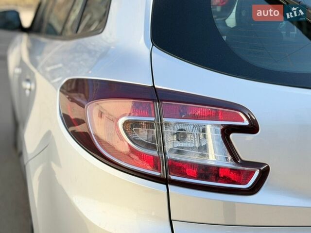 Серый Рено Меган, объемом двигателя 1.4 л и пробегом 215 тыс. км за 7199 $, фото 29 на Automoto.ua