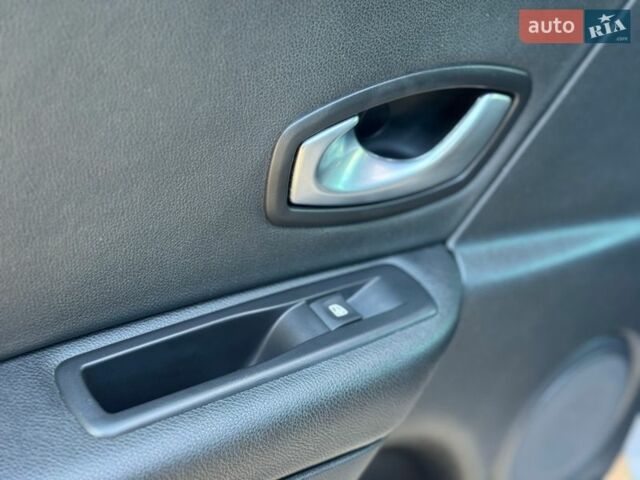 Серый Рено Меган, объемом двигателя 1.4 л и пробегом 187 тыс. км за 6749 $, фото 63 на Automoto.ua