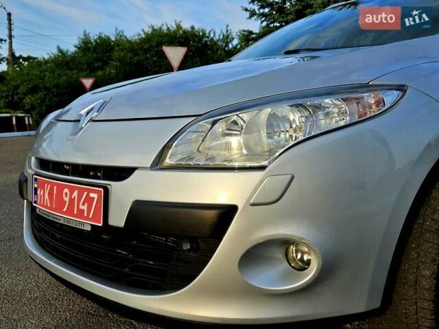 Серый Рено Меган, объемом двигателя 1.6 л и пробегом 195 тыс. км за 7850 $, фото 40 на Automoto.ua