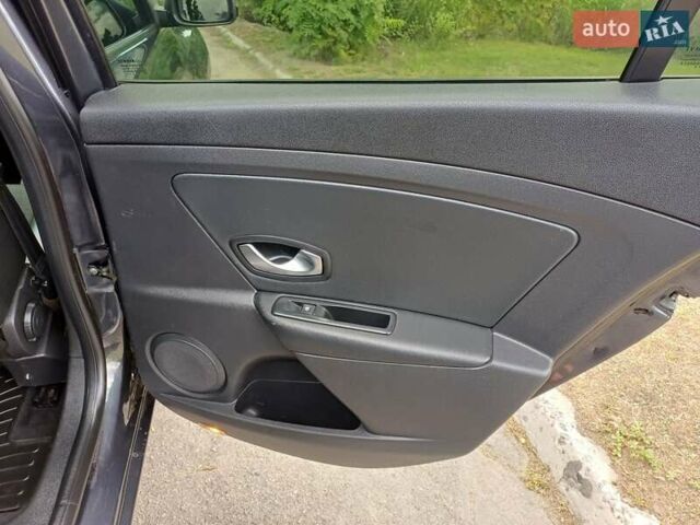 Серый Рено Меган, объемом двигателя 1.5 л и пробегом 273 тыс. км за 7750 $, фото 31 на Automoto.ua