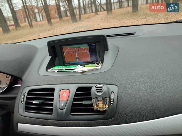 Серый Рено Меган, объемом двигателя 1.4 л и пробегом 250 тыс. км за 7500 $, фото 170 на Automoto.ua