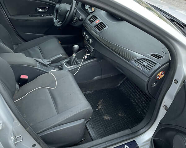 Сірий Рено Меган, об'ємом двигуна 1.46 л та пробігом 346 тис. км за 5999 $, фото 6 на Automoto.ua