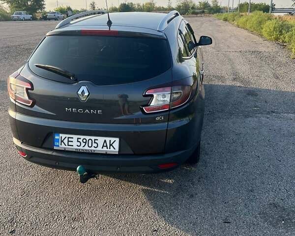 Серый Рено Меган, объемом двигателя 1.46 л и пробегом 220 тыс. км за 7800 $, фото 2 на Automoto.ua