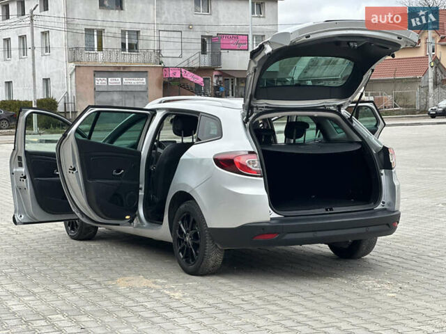 Серый Рено Меган, объемом двигателя 1.9 л и пробегом 143 тыс. км за 8450 $, фото 30 на Automoto.ua