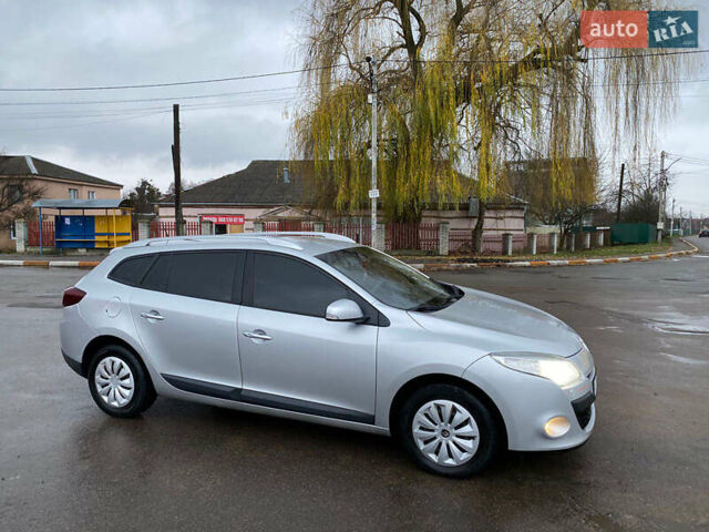 Серый Рено Меган, объемом двигателя 1.46 л и пробегом 300 тыс. км за 6300 $, фото 10 на Automoto.ua