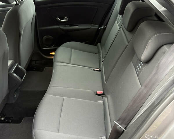 Сірий Рено Меган, об'ємом двигуна 1.6 л та пробігом 227 тис. км за 7300 $, фото 35 на Automoto.ua