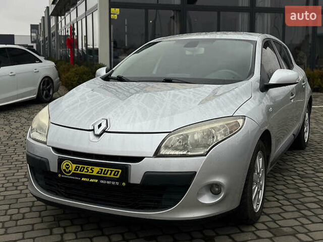 Серый Рено Меган, объемом двигателя 1.46 л и пробегом 260 тыс. км за 7200 $, фото 2 на Automoto.ua