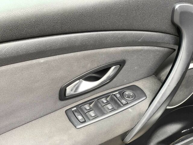 Серый Рено Меган, объемом двигателя 1.5 л и пробегом 273 тыс. км за 6590 $, фото 19 на Automoto.ua