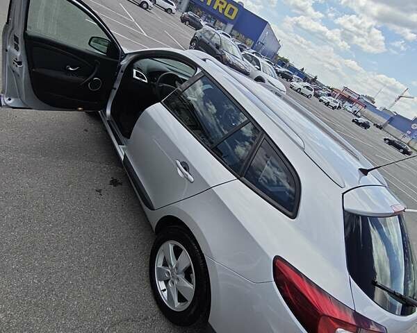 Серый Рено Меган, объемом двигателя 1.46 л и пробегом 298 тыс. км за 6350 $, фото 3 на Automoto.ua