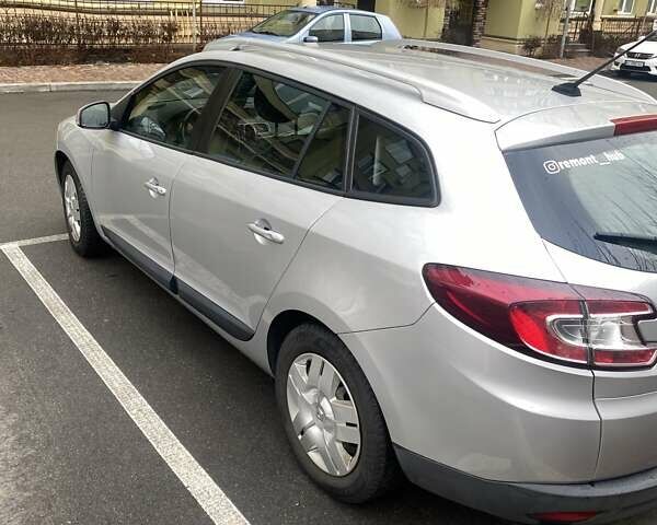 Серый Рено Меган, объемом двигателя 1.46 л и пробегом 300 тыс. км за 6950 $, фото 3 на Automoto.ua