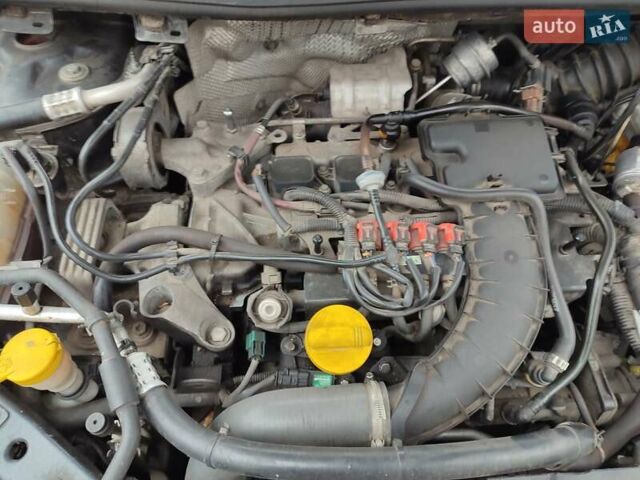 Серый Рено Меган, объемом двигателя 1.4 л и пробегом 250 тыс. км за 7500 $, фото 109 на Automoto.ua