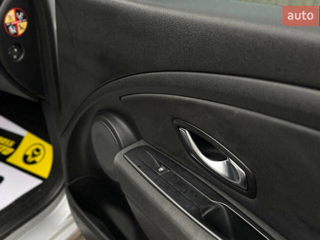 Серый Рено Меган, объемом двигателя 1.46 л и пробегом 260 тыс. км за 7200 $, фото 9 на Automoto.ua