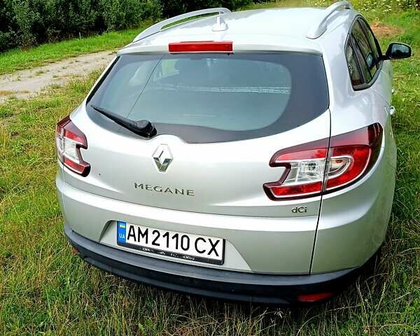 Рено Меган 2010 в Житомире на Automoto.ua Серый Рено Меган, объемом двигателя 1.46 л и пробегом 248 тыс. км за 7400 $, фото 5 на Automoto.ua