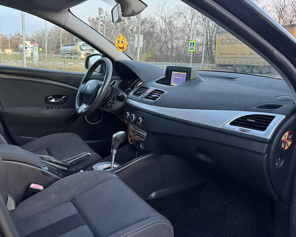 Сірий Рено Меган, об'ємом двигуна 1.46 л та пробігом 260 тис. км за 5900 $, фото 11 на Automoto.ua